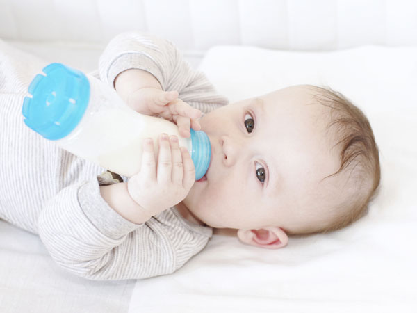 Những lưu ý khi sử dụng sữa bột cho trẻ